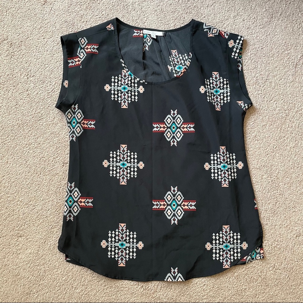 *SALE* Pale Sky Geometric Top